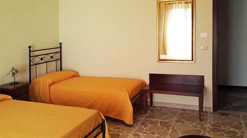B&B Capo Sant'Alessio SantʼAlessio Siculo Екстериор снимка